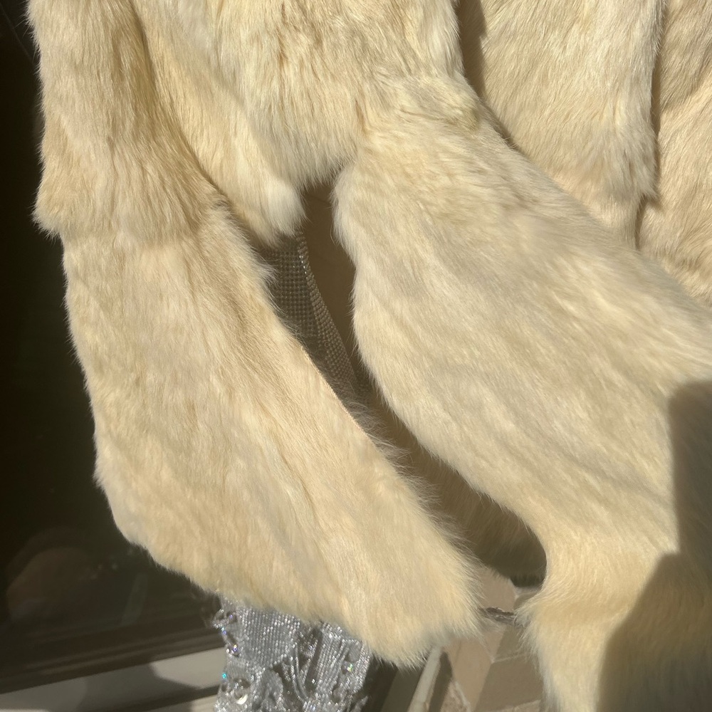 Genuine Rabbit Cape - Picture 3 of 5